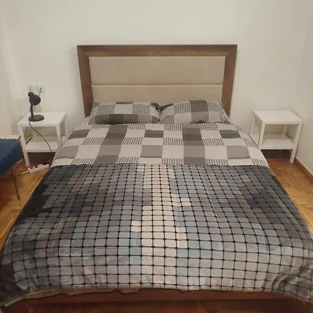 Διαμέρισμα στο κέντρο της Λάρισας Διαμέρισμα *